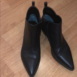 Marc Fisher LTD Obrra Bootie